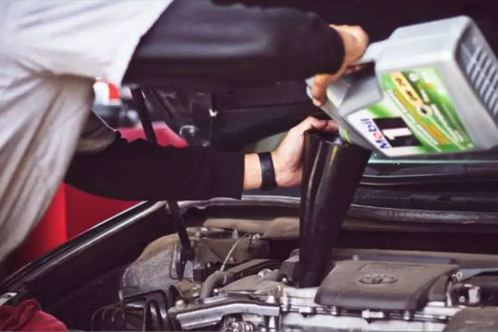 Top Engine Oils in Pakistan